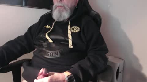 mr_boombastic2021 online show from November 25, 2025, 10:37 am