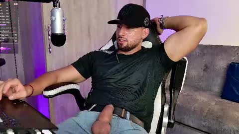 Snapshot of mr_david_cox chatting on February 22, 2025, 4:07 am David online show from February 22, 2025, 4:07 am