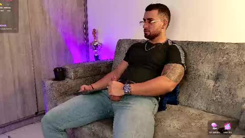 Snapshot of mr_david_cox chatting on February 27, 2025, 12:02 pm David online show from February 27, 2025, 12:02 pm