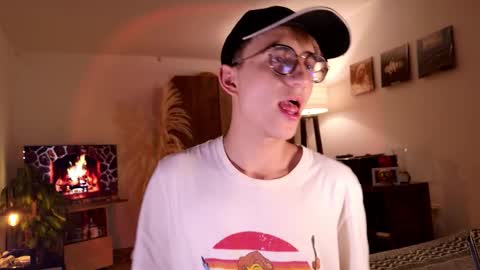 Mr Evans online show from October 22, 2025, 3:01 pm