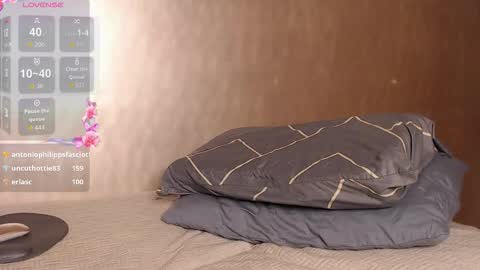 Snapshot of mr_longboy chatting on December 3, 2025, 8:29 pm mr_longboy online show from December 3, 2025, 8:29 pm