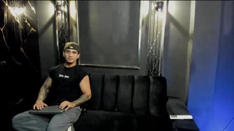 mr_maximo online show from October 2, 2025, 5:03 am