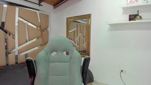 MIKEE online show from January 9, 2025, 3:04 am