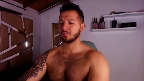 MIKEE online show from October 9, 2025, 3:48 am