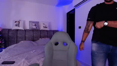 MIKEE online show from January 11, 2026, 3:11 am