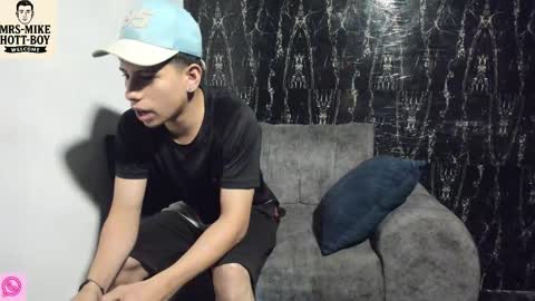 Snapshot of mr_mikehott_8 chatting on December 16, 2025, 3:55 am mr_mikehott_8 online show from December 16, 2025, 3:55 am