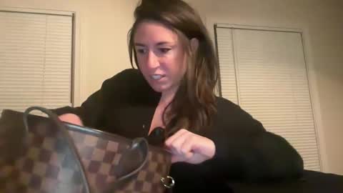 Mr  Mrs Glitter online show from February 13, 2026, 12:06 am