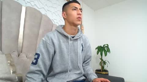 Snapshot of mr_porn_9 chatting on June 1, 2026, 12:29 pm Mr Porn online show from June 1, 2026, 12:29 pm