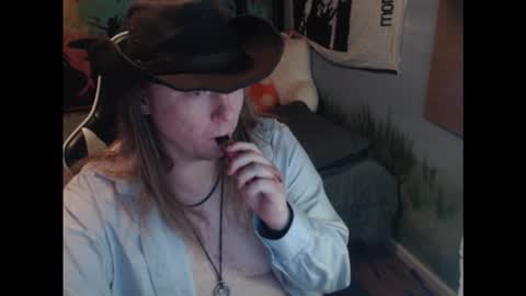 Snapshot of mr_strawberry chatting on December 21, 2025, 11:28 am mr_strawberry online show from December 21, 2025, 11:28 am