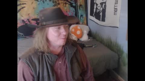 Snapshot of mr_strawberry chatting on February 17, 2026, 11:00 pm mr_strawberry online show from February 17, 2026, 11:00 pm