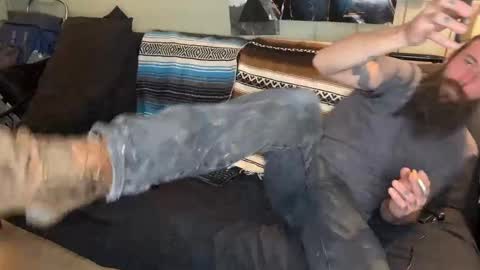 Snapshot of mr_valdor chatting on December 10, 2024, 11:40 pm Valdor online show from December 10, 2024, 11:40 pm