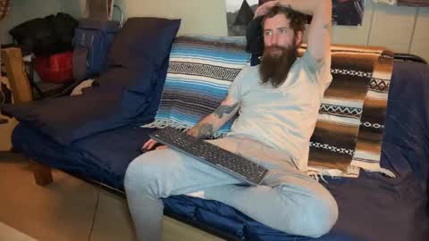 Snapshot of mr_valdor chatting on January 4, 2025, 9:20 pm Valdor online show from January 4, 2025, 9:20 pm