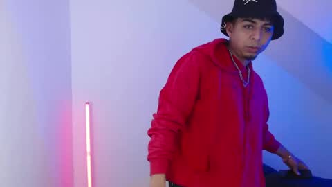 Snapshot of mralpha_latino chatting on April 13, 2026, 4:18 am Alpha LATINO online show from April 13, 2026, 4:18 am