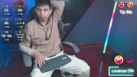 Snapshot of mralpha_latino chatting on June 9, 2026, 6:25 am Alpha LATINO online show from June 9, 2026, 6:25 am