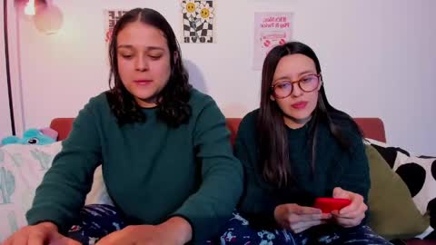 Laura online show from April 24, 2026, 4:59 am