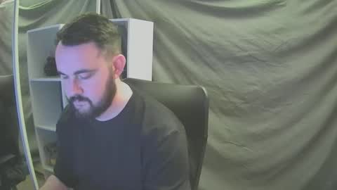 Snapshot of mrcurvedc chatting on December 20, 2024, 7:17 pm Mr Curved online show from December 20, 2024, 7:17 pm