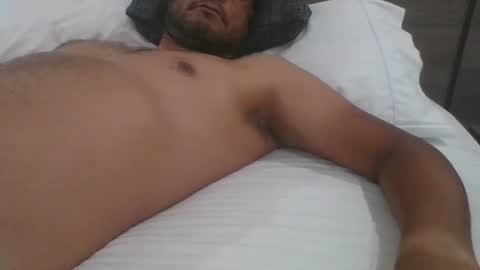 Snapshot of mrdongato01 chatting on December 2, 2024, 8:00 pm Gato online show from December 2, 2024, 8:00 pm