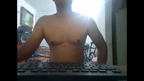 Snapshot of mrdongato01 chatting on February 17, 2025, 3:04 am Gato online show from February 17, 2025, 3:04 am