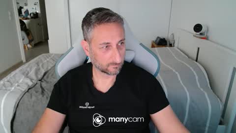mrdr000 online show from May 4, 2026, 5:58 am