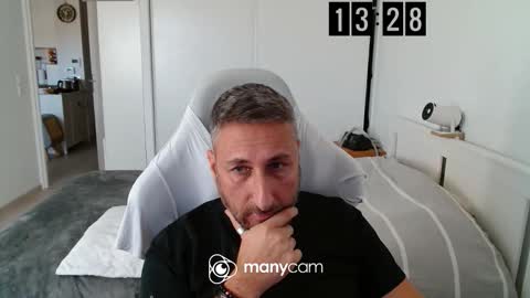 Snapshot of mrdr0o0o chatting on November 7, 2025, 12:27 pm mrdr0o0o online show from November 7, 2025, 12:27 pm