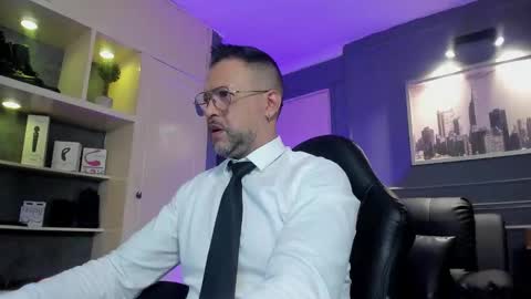 Snapshot of mrfrank_tattoo chatting on January 12, 2026, 12:32 pm MrFrank. online show from January 12, 2026, 12:32 pm