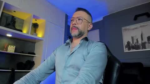Snapshot of mrfrank_tattoo chatting on February 25, 2026, 10:36 am MrFrank. online show from February 25, 2026, 10:36 am