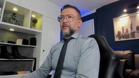 Snapshot of mrfrank_tattoo chatting on June 4, 2026, 1:39 pm MrFrank. online show from June 4, 2026, 1:39 pm