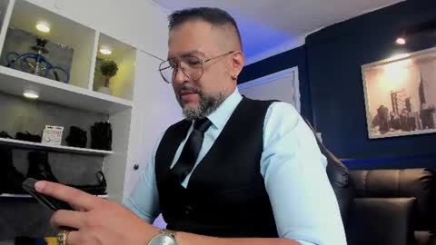 Snapshot of mrfrank_tattoo chatting on June 12, 2026, 3:00 pm MrFrank. online show from June 12, 2026, 3:00 pm