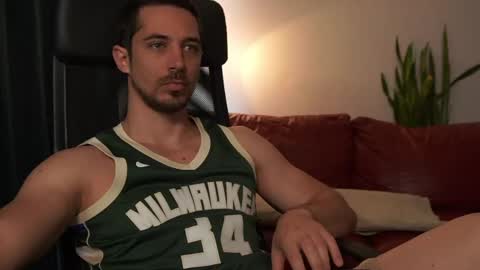 Snapshot of mrgreeneyes01 chatting on May 2, 2026, 8:30 am juan luis online show from May 2, 2026, 8:30 am