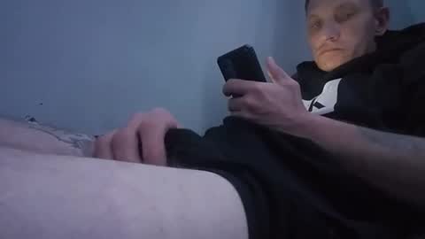 Snapshot of mrj1979 chatting on December 2, 2024, 11:01 am mrj1979 online show from December 2, 2024, 11:01 am