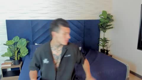 mrjustin_ online show from October 4, 2025, 8:07 pm