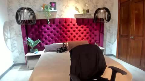 mrjustin_ online show from October 24, 2025, 8:49 pm