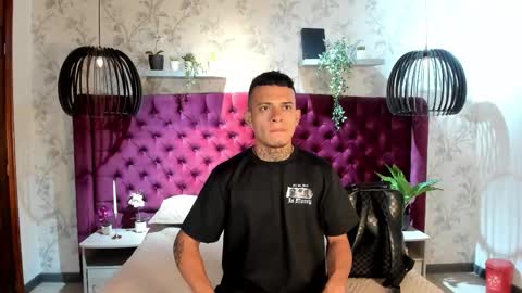 mrjustin_ online show from November 16, 2025, 8:25 pm