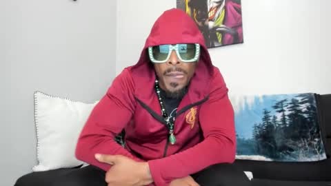 Snapshot of mromg007 chatting on February 14, 2025, 1:18 pm mromg007 online show from February 14, 2025, 1:18 pm