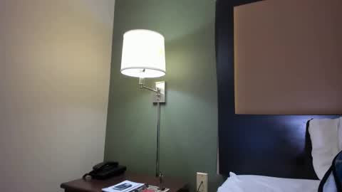 Snapshot of mromg007 chatting on December 15, 2025, 2:54 pm mromg007 online show from December 15, 2025, 2:54 pm