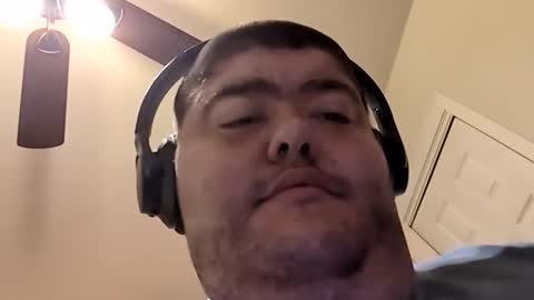 Snapshot of mrorange50187 chatting on October 7, 2025, 3:31 pm mrorange50187 online show from October 7, 2025, 3:31 pm