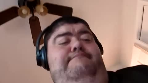 Snapshot of mrorange50187 chatting on October 12, 2025, 1:32 pm mrorange50187 online show from October 12, 2025, 1:32 pm