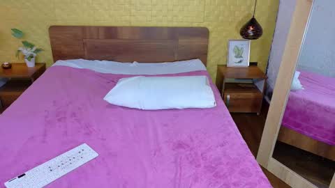 Snapshot of mrs_buttocks chatting on March 4, 2025, 5:34 pm mrs_buttocks online show from March 4, 2025, 5:34 pm