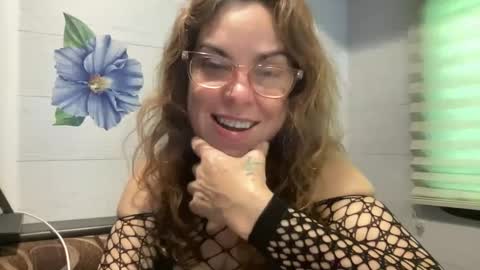 Snapshot of mrs_kinkie chatting on December 7, 2024, 4:36 pm mrs_kinkie online show from December 7, 2024, 4:36 pm