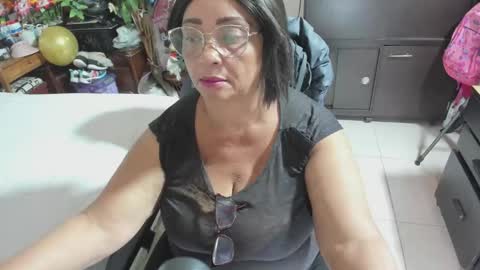 Snapshot of mrs_mommy chatting on January 18, 2026, 6:55 pm mrs_mommy online show from January 18, 2026, 6:55 pm