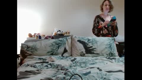 Mrs Velvet Vixen online show from October 23, 2025, 7:29 am