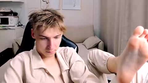 Adam online show from November 20, 2025, 2:28 pm