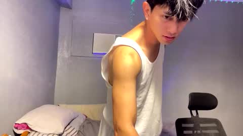 Snapshot of mrshawn95 chatting on November 24, 2025, 4:51 pm shawn online show from November 24, 2025, 4:51 pm