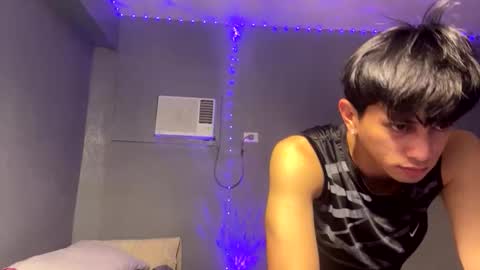 Snapshot of mrshawn95 chatting on November 26, 2025, 6:09 pm shawn online show from November 26, 2025, 6:09 pm