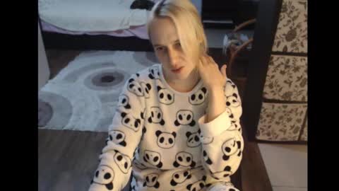 Sasha online show from November 27, 2025, 5:04 pm