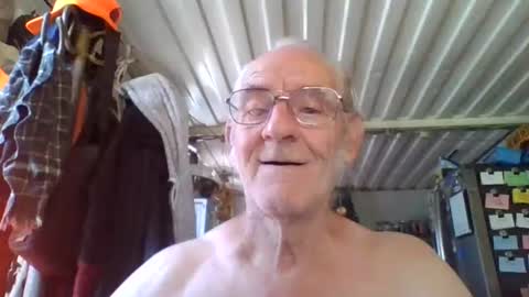 Snapshot of mrsubman chatting on July 16, 2026, 4:24 pm Chuck online show from July 16, 2026, 4:24 pm