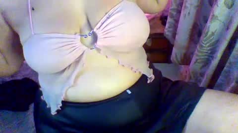 Snapshot of mrvenusx chatting on August 6, 2026, 12:01 am Mrs Venus online show from August 6, 2026, 12:01 am