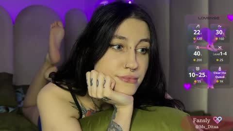 Dita online show from April 1, 2026, 8:50 pm