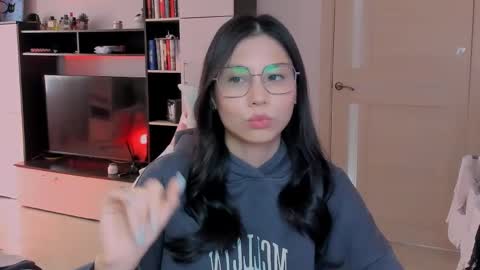 ms_emily_ online show from April 23, 2026, 12:29 pm