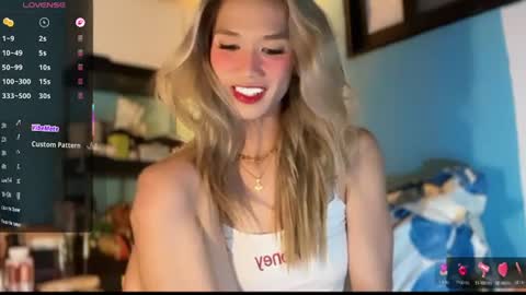 Snapshot of ms_maureenx69x chatting on July 5, 2026, 8:49 pm ms_maureenx69x online show from July 5, 2026, 8:49 pm